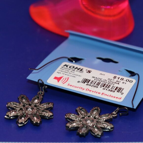 Simply Vera Vera Wang Leverback Drop Earrings W/ Floral Design - Picture 3 of 4